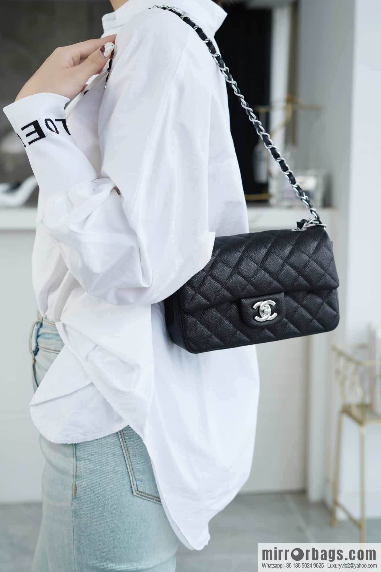 ℂ𝔽 𝗖𝗹𝗮𝘀𝘀𝗶𝗰 𝗙𝗹𝗮𝗽 | black silver 🖤 A01116