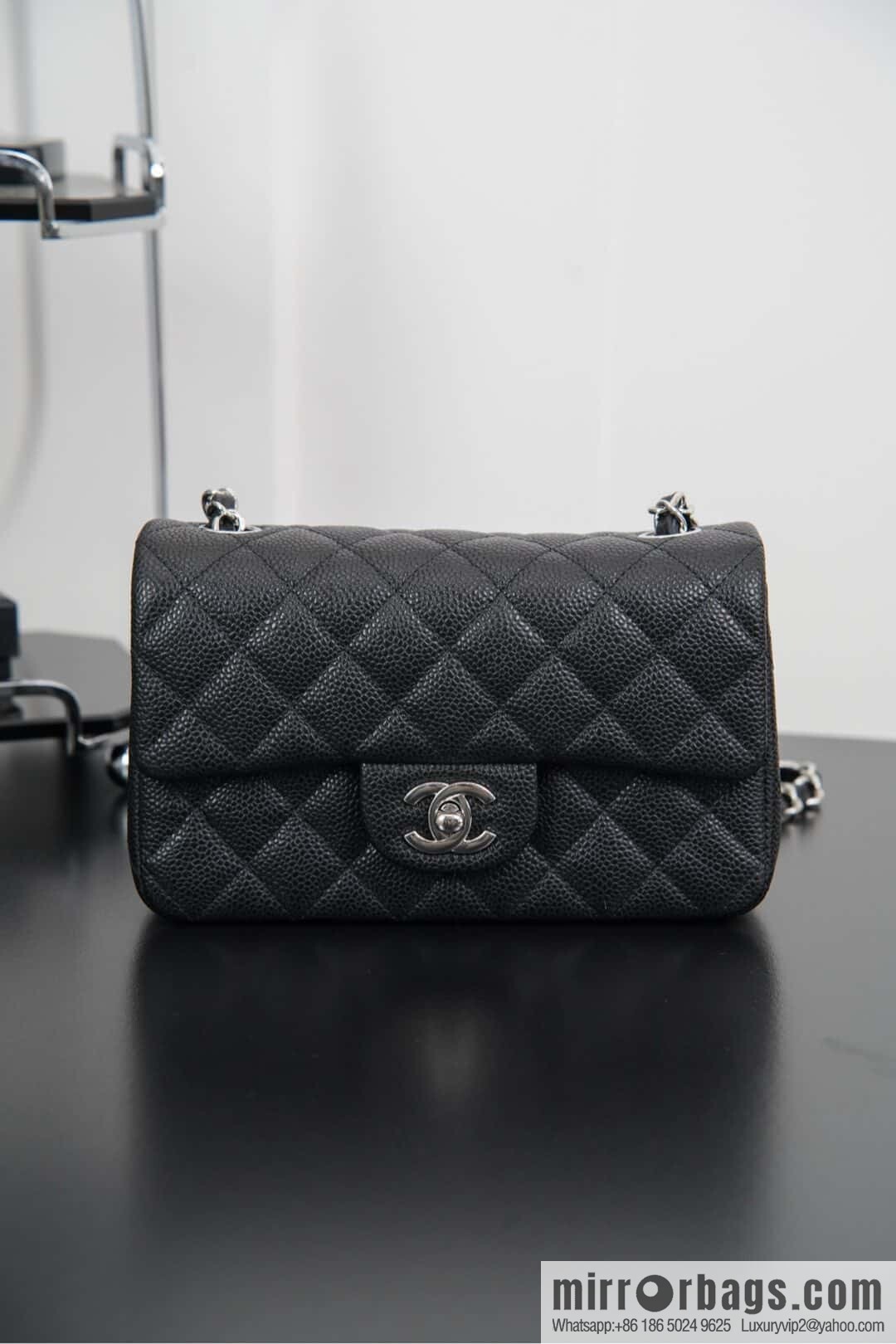 ℂ𝔽 𝗖𝗹𝗮𝘀𝘀𝗶𝗰 𝗙𝗹𝗮𝗽 | black silver 🖤 A01116