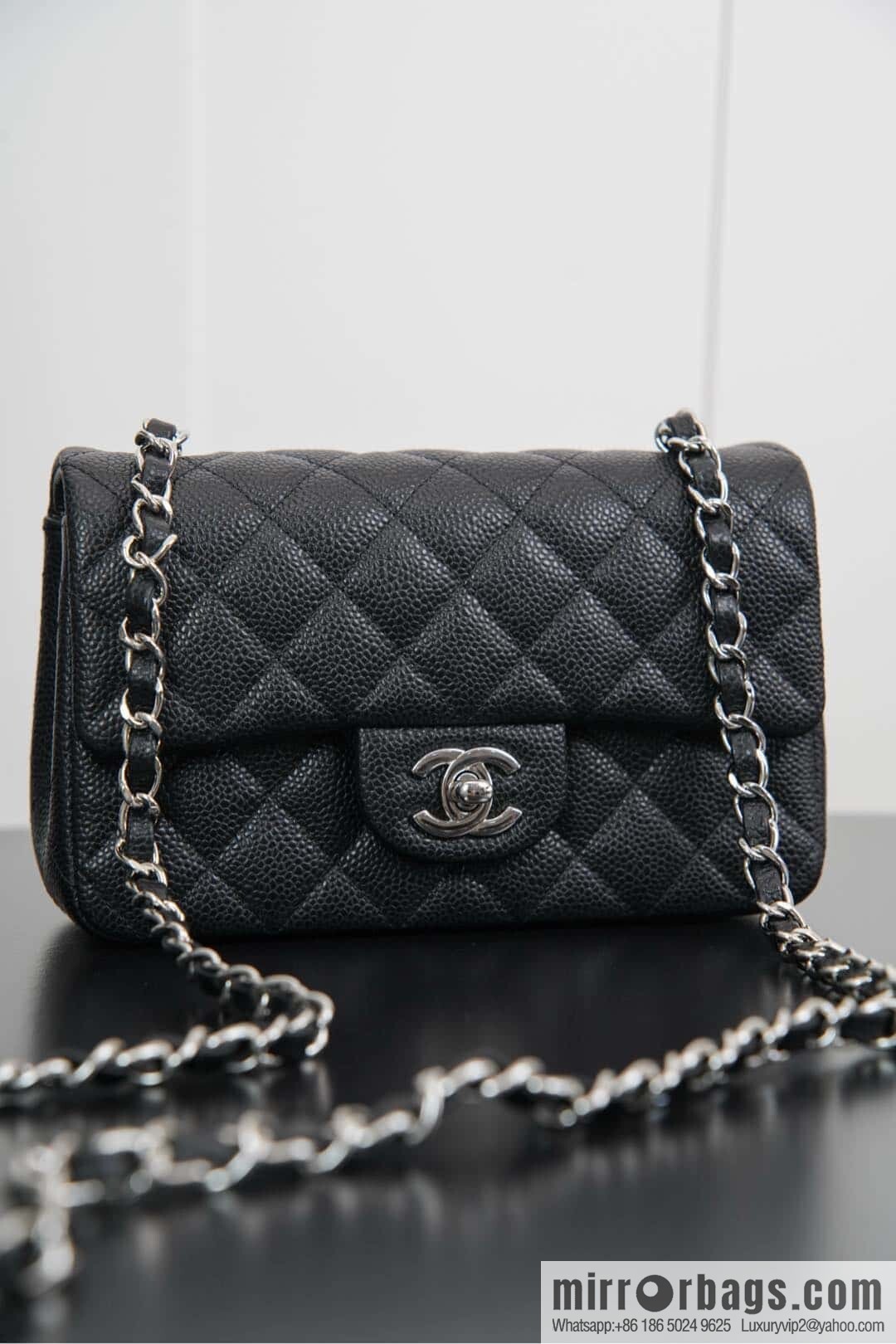 ℂ𝔽 𝗖𝗹𝗮𝘀𝘀𝗶𝗰 𝗙𝗹𝗮𝗽 | black silver 🖤 A01116