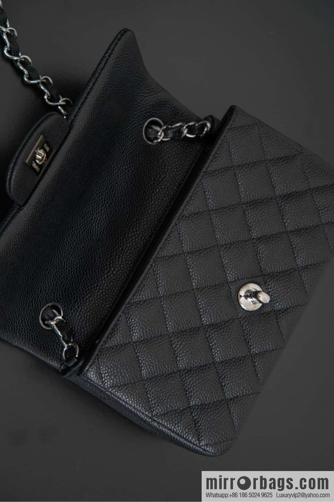 ℂ𝔽 𝗖𝗹𝗮𝘀𝘀𝗶𝗰 𝗙𝗹𝗮𝗽 | black silver 🖤 A01116