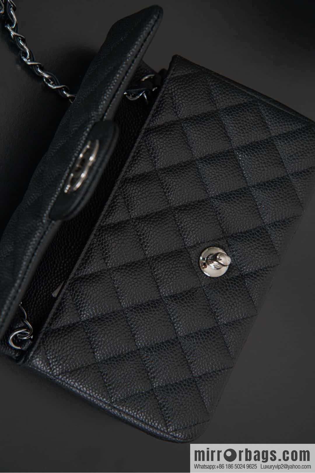 ℂ𝔽 𝗖𝗹𝗮𝘀𝘀𝗶𝗰 𝗙𝗹𝗮𝗽 | black silver 🖤 A01116