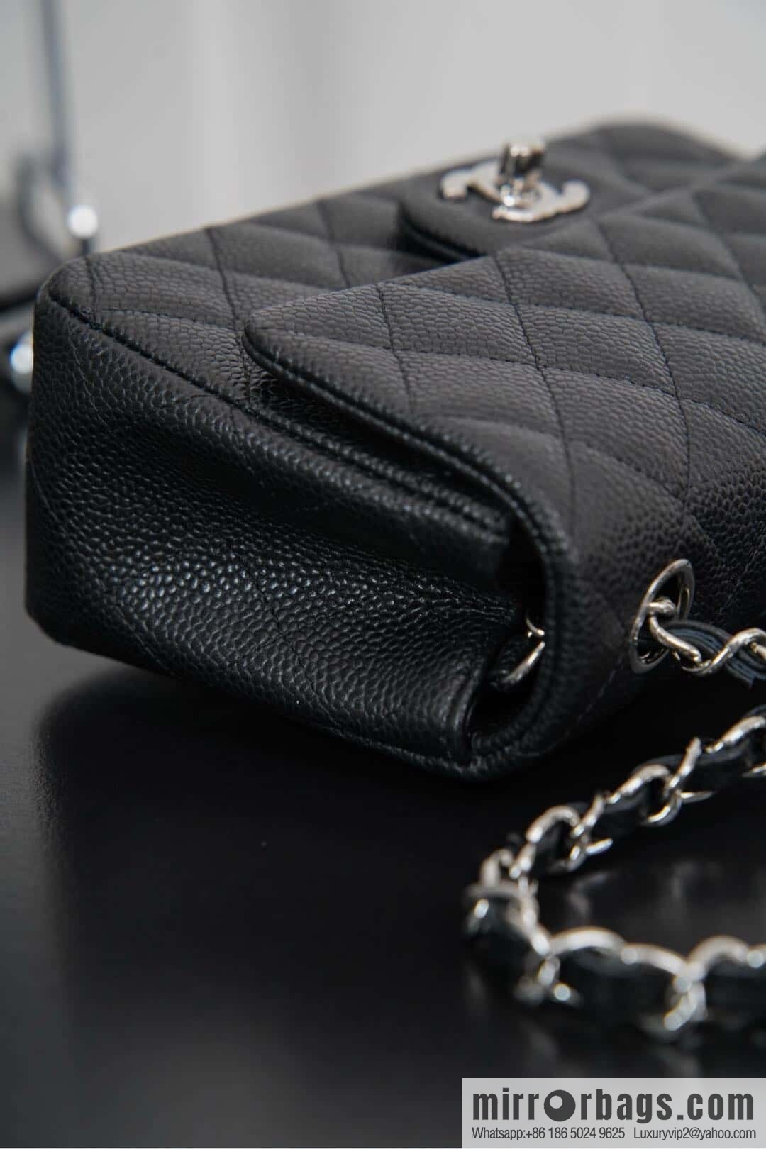 ℂ𝔽 𝗖𝗹𝗮𝘀𝘀𝗶𝗰 𝗙𝗹𝗮𝗽 | black silver 🖤 A01116