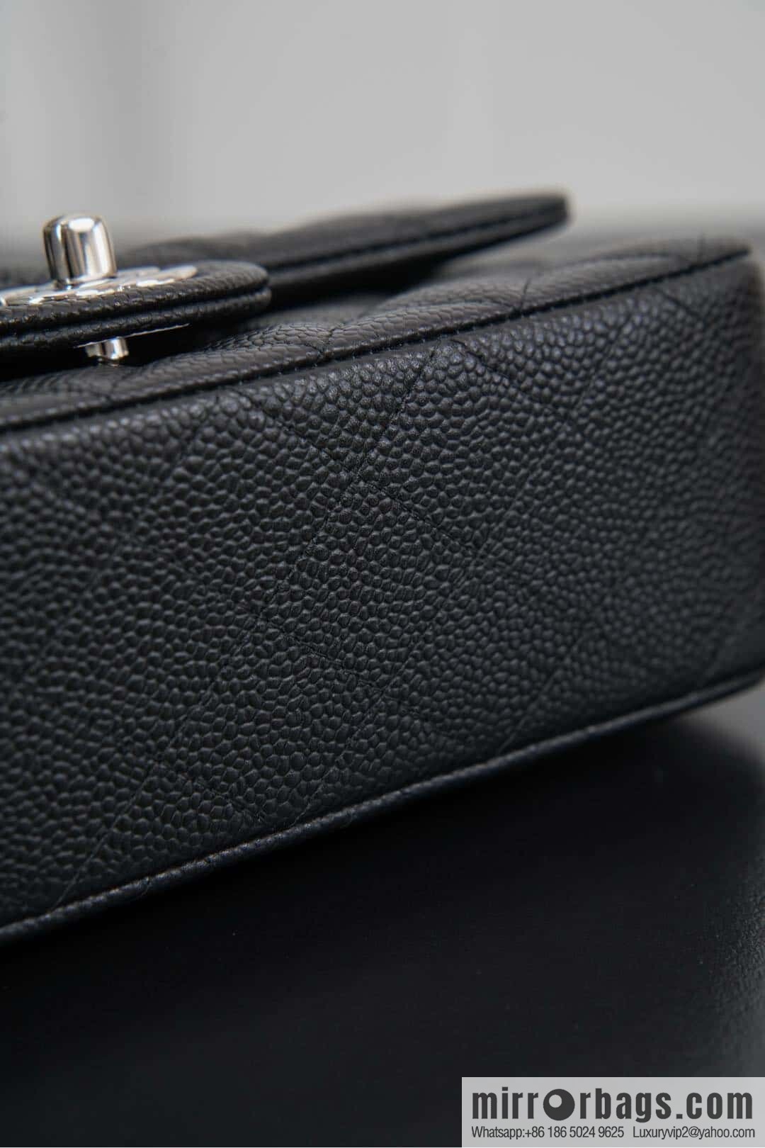 ℂ𝔽 𝗖𝗹𝗮𝘀𝘀𝗶𝗰 𝗙𝗹𝗮𝗽 | black silver 🖤 A01116