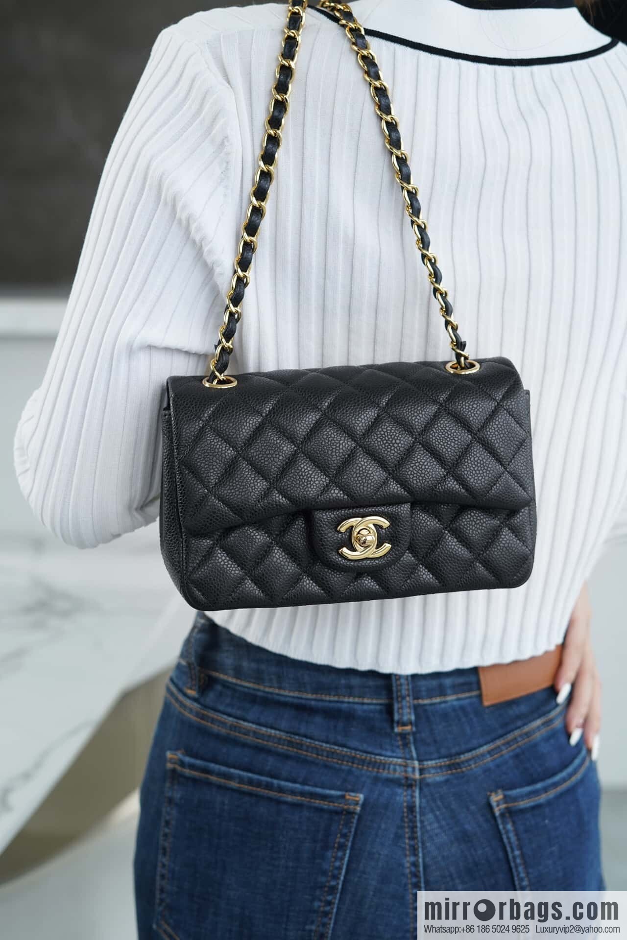 ℂ𝔽 𝗖𝗹𝗮𝘀𝘀𝗶𝗰 𝗙𝗹𝗮𝗽 | Litchi pattern black gold 🖤 A01116