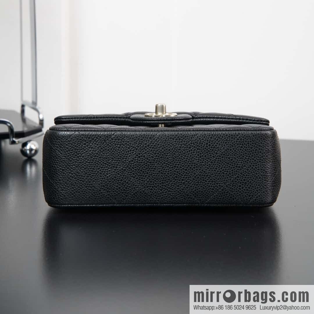 ℂ𝔽 𝗖𝗹𝗮𝘀𝘀𝗶𝗰 𝗙𝗹𝗮𝗽 | Litchi pattern black gold 🖤 A01116