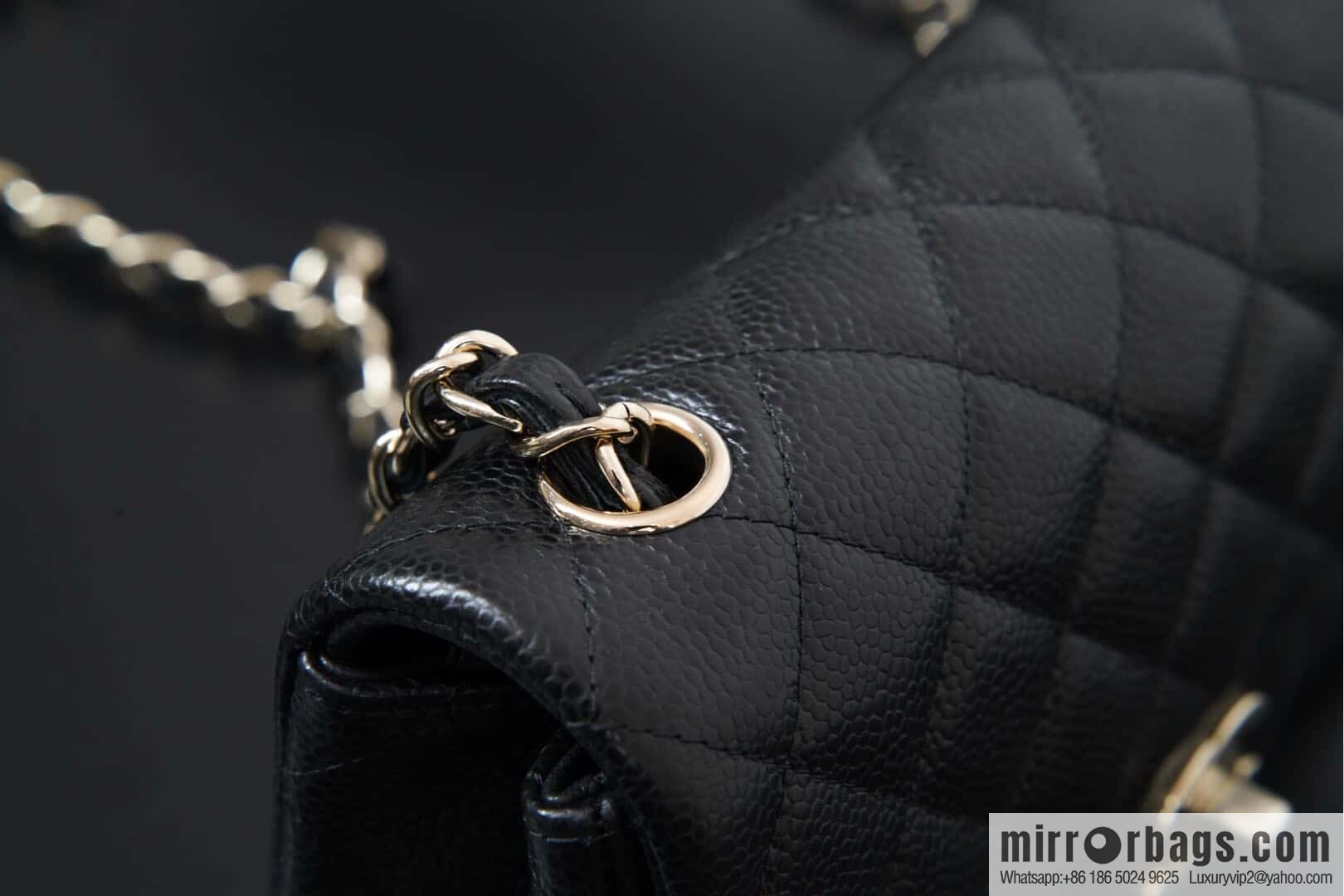 ℂ𝔽 𝗖𝗹𝗮𝘀𝘀𝗶𝗰 𝗙𝗹𝗮𝗽 | Litchi pattern black gold 🖤 A01116