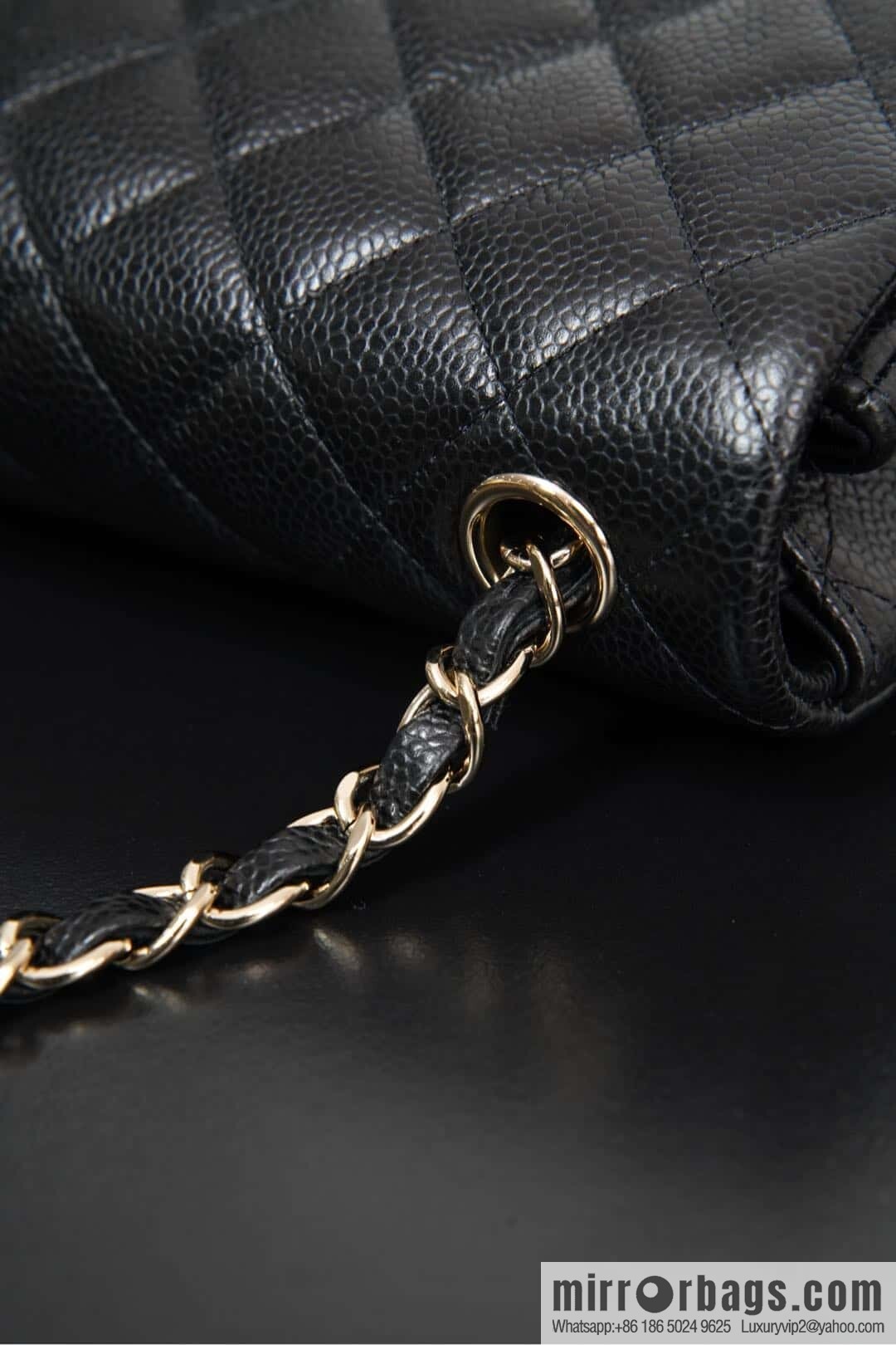 ℂ𝔽 𝗖𝗹𝗮𝘀𝘀𝗶𝗰 𝗙𝗹𝗮𝗽 | Litchi pattern black gold 🖤 A01116