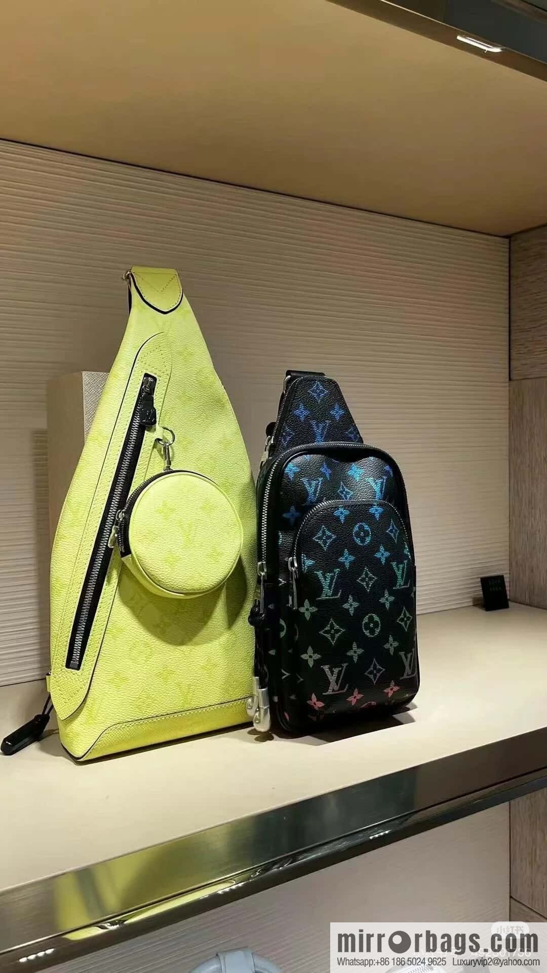 [Original single boutique] M13963 black gradual change earphones men's bag breast bag Avenue small shoulder bag