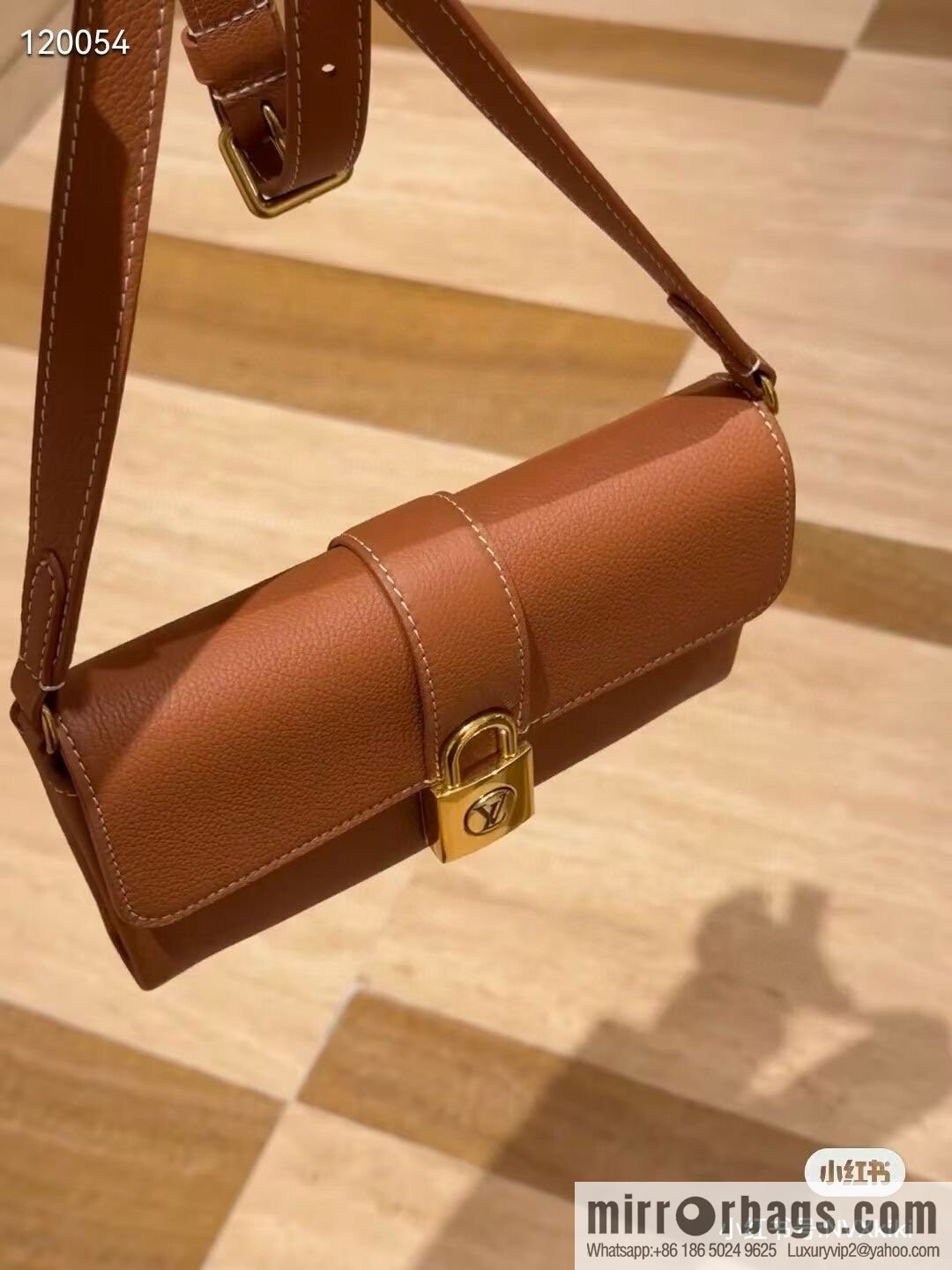 LV M12147 Wallet On Chain Low Key