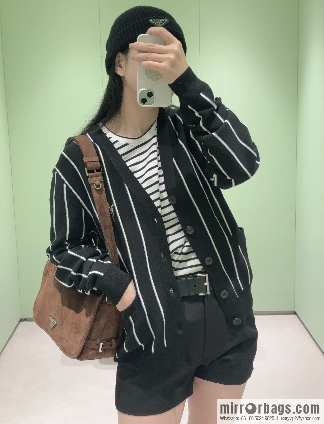 PRADA 🎉 new mailman bag 🎉 2VD073 suede🎉🎉