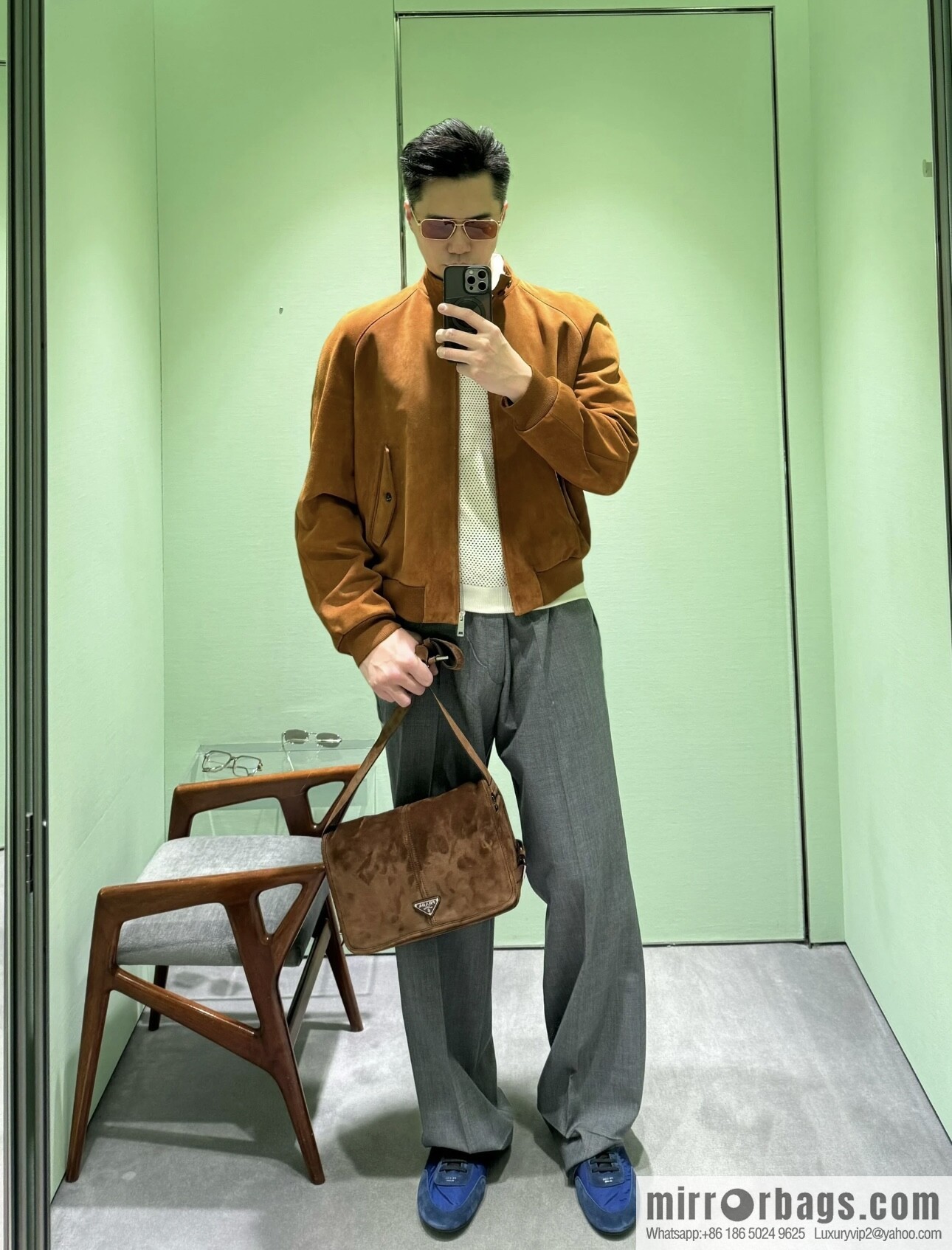 PRADA 🎉 new mailman bag 🎉 2VD073 suede🎉🎉