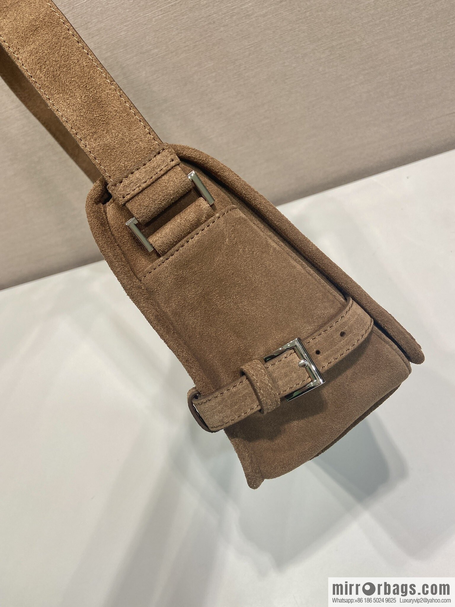 PRADA 🎉 new mailman bag 🎉 2VD073 suede🎉🎉