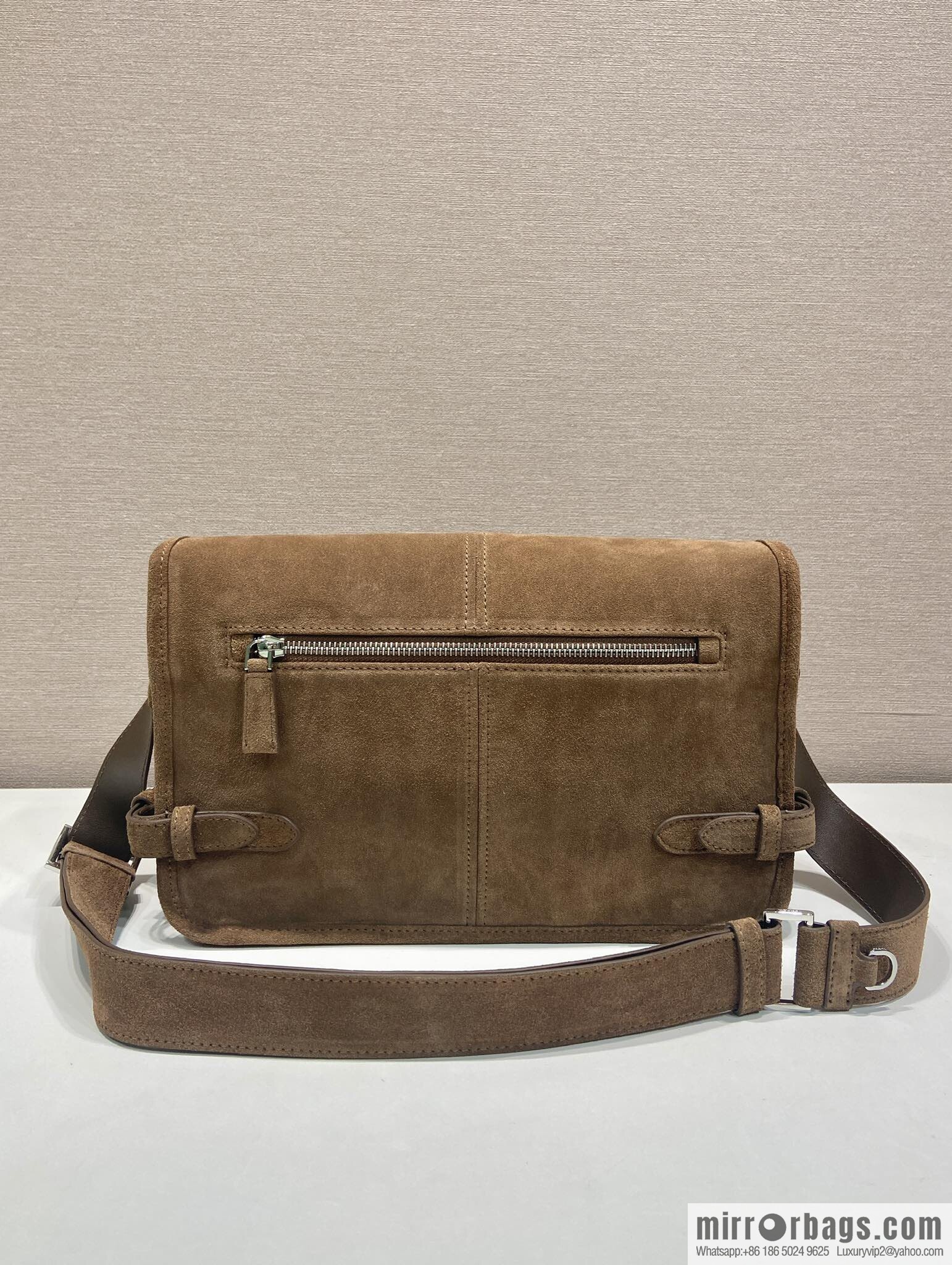 PRADA 🎉 new mailman bag 🎉 2VD073 suede🎉🎉