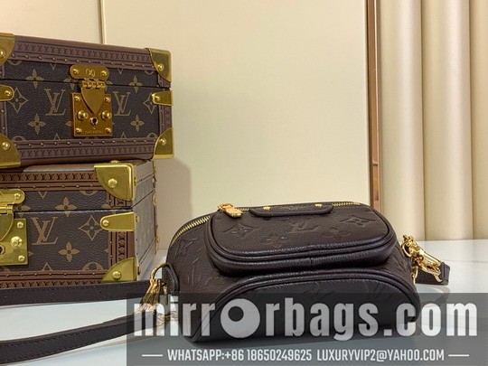 Replica LV Bags Bumbag M82208 17x12x9.5cm gf