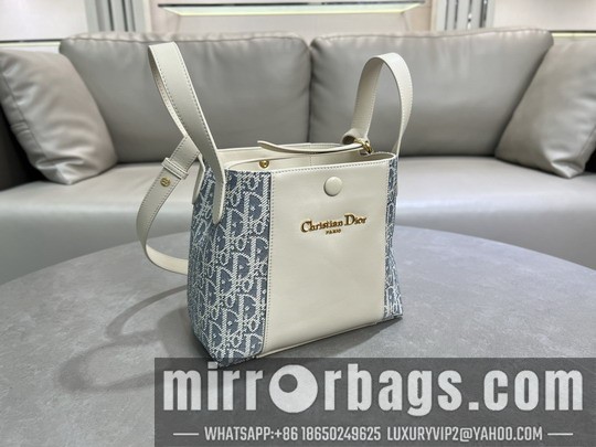 Replica Dior Bags Dior Signature 2840 21x19x11cm yz