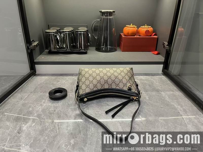 1:1 Replica Gucci Bags 847450 22x14x8cm DF 2色