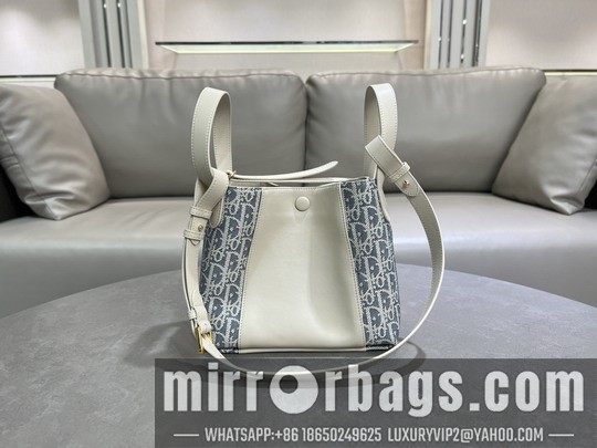 Replica Dior Bags Dior Signature 2840 21x19x11cm yz