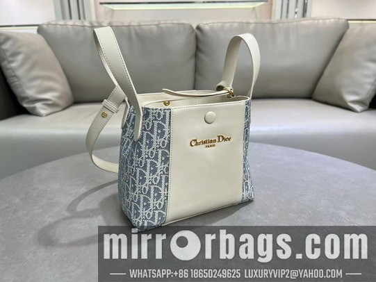 Replica Dior Bags Dior Signature 2840 21x19x11cm yz