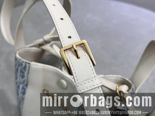 Replica Dior Bags Dior Signature 2840 21x19x11cm yz