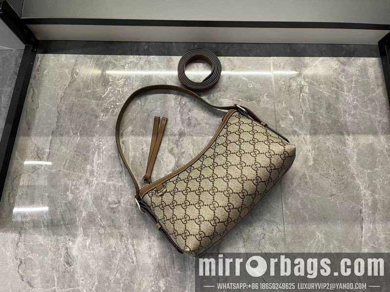 1:1 Replica Gucci Bags 847450 22x14x8cm DF 2色