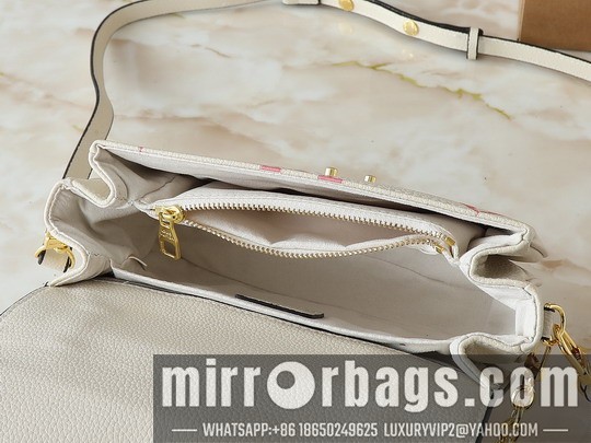 1:1 Replica Louis Vuitton Bags Métis M46279 21.5x13.5x6cm ss4