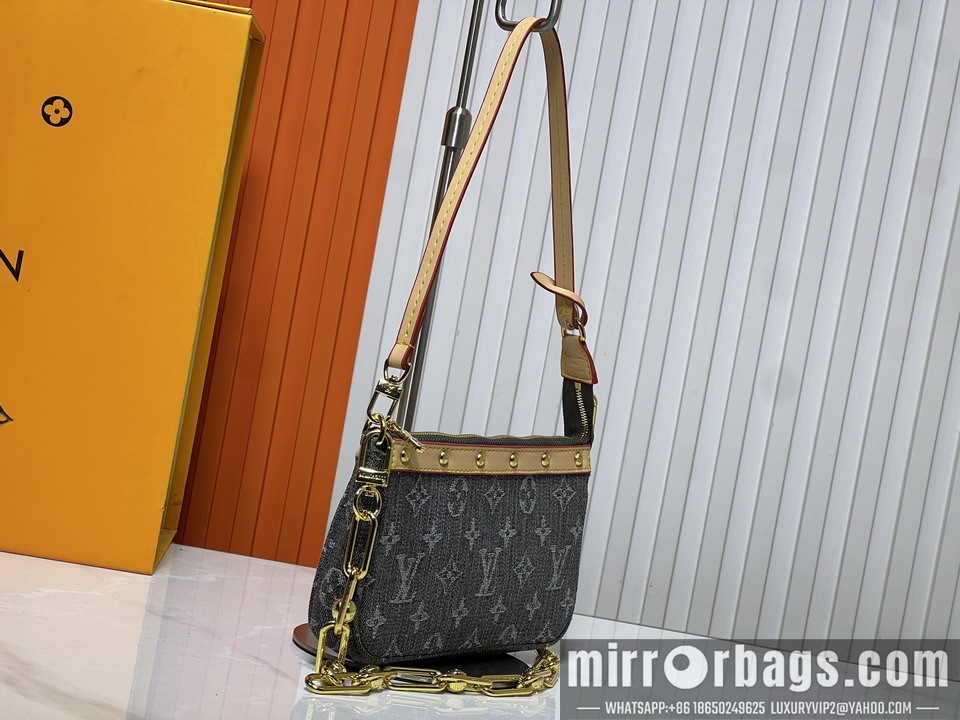 1:1 Replica Louis Vuitton Bags Pochette Acc M13404 22x13x4cm ss3