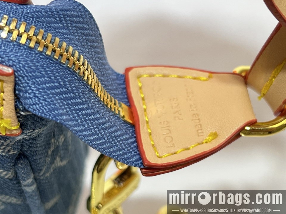 1:1 Replica Louis Vuitton Bags Pochette Acc M13404 22x13x4cm ss2
