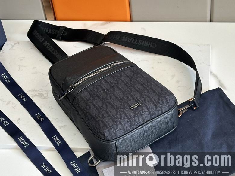 1:1 Replica Louis Vuitton Bags 93915 17X26X8cm WP 2colour