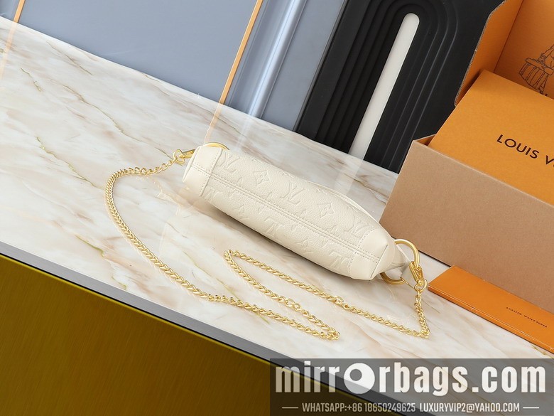 1:1 Replica Louis Vuitton Bags Sevres M12174 25x13x5cm ss4