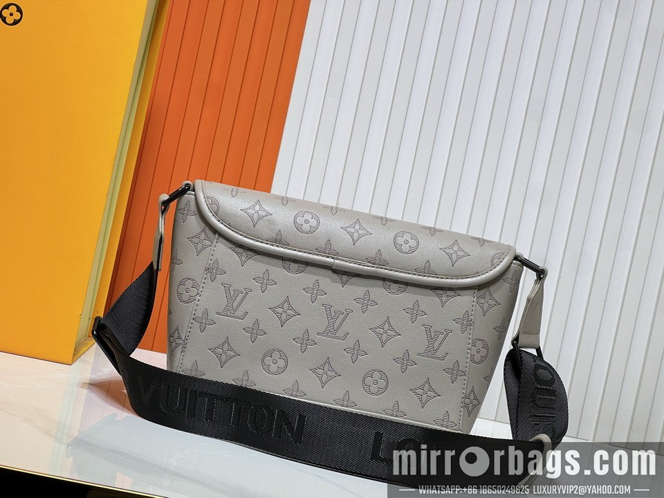 1:1 Replica Louis Vuitton Bags Pulse M14116 26.6x17x11cm ss