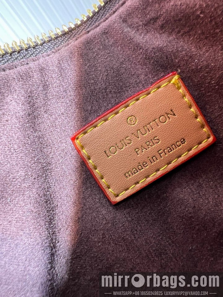 1:1 Replica Louis Vuitton Bags Loop M12939 22x9x33cm ss