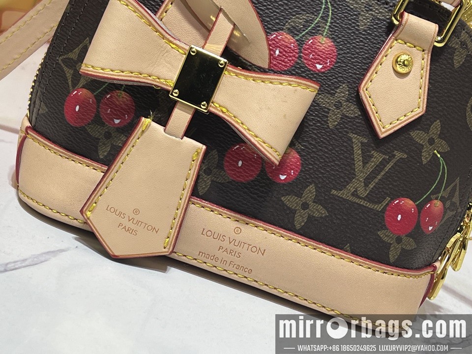 1:1 Replica Louis Vuitton Bags M82717 18x12x8cm ss3