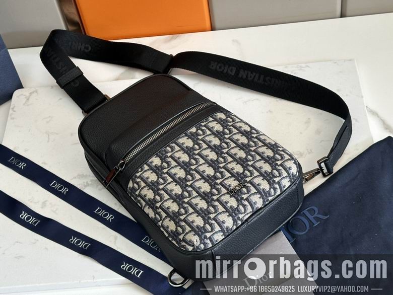 1:1 Replica Louis Vuitton Bags 93915 17X26X8cm WP 2colour