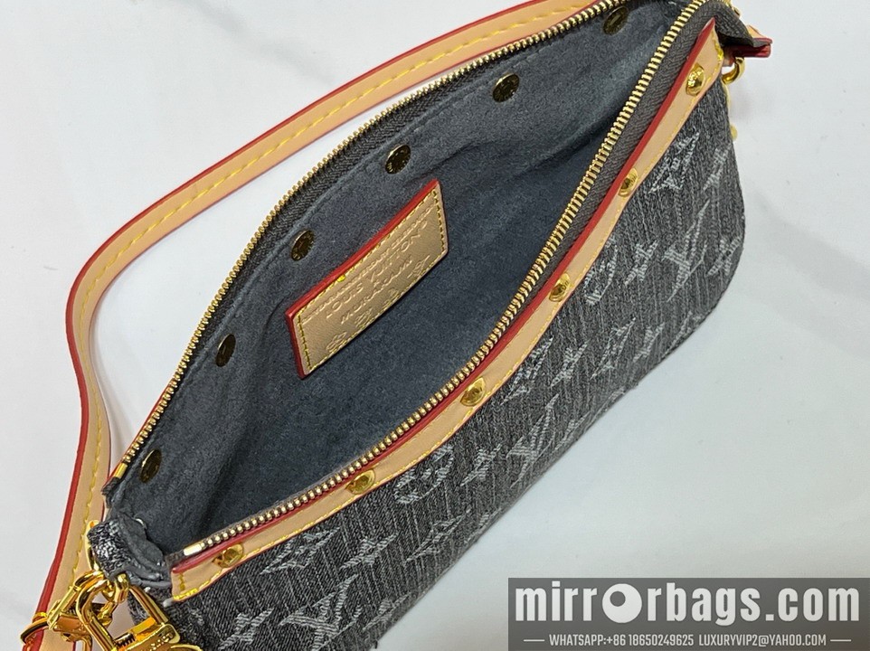 1:1 Replica Louis Vuitton Bags Pochette Acc M13404 22x13x4cm ss3