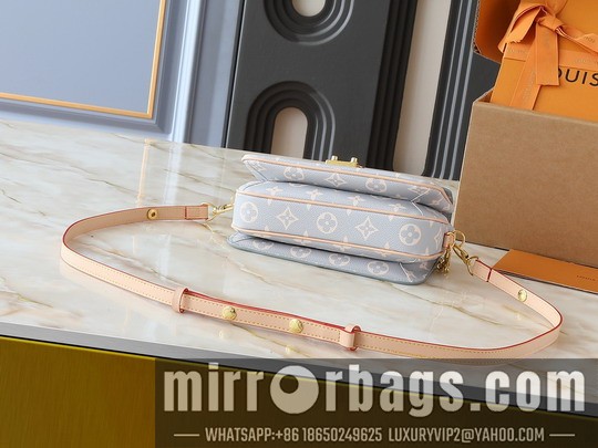 1:1 Replica Louis Vuitton Bags Métis M46279 21.5x13.5x6cm ss9