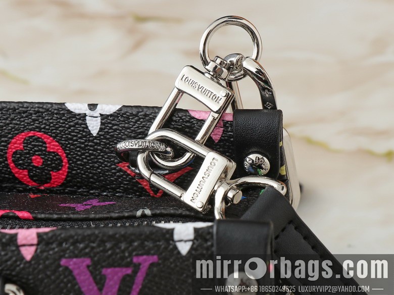 1:1 Replica Louis Vuitton Bags On M46653 25x13x10cm ss1