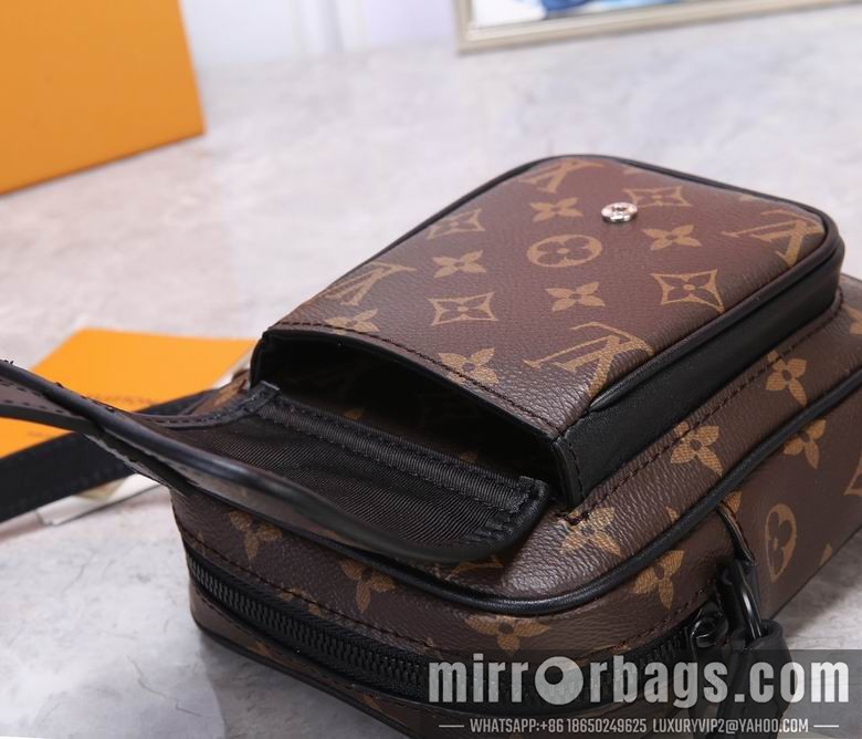 1:1 Replica Louis Vuitton Bags M69404 15X17X8cm WP