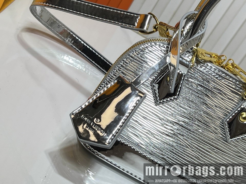 1:1 Replica Louis Vuitton Bags M82717 18x12x8cm ss6