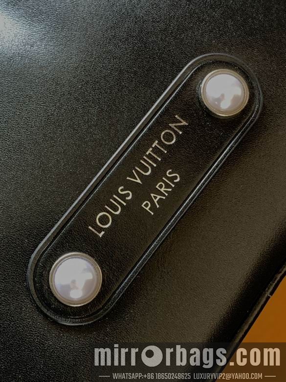 1:1 Replica Louis Vuitton Bags M13988 15X11X25cm WP