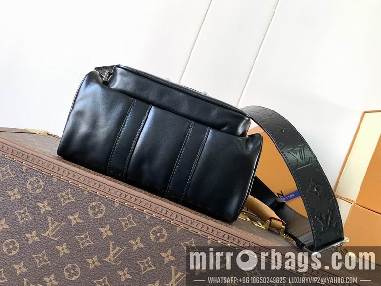 1:1 Replica Louis Vuitton Bags M13988 15X11X25cm WP