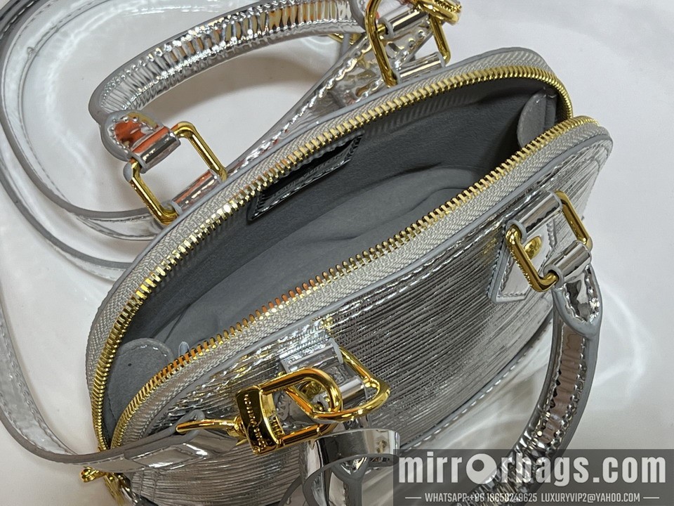 1:1 Replica Louis Vuitton Bags M82717 18x12x8cm ss6