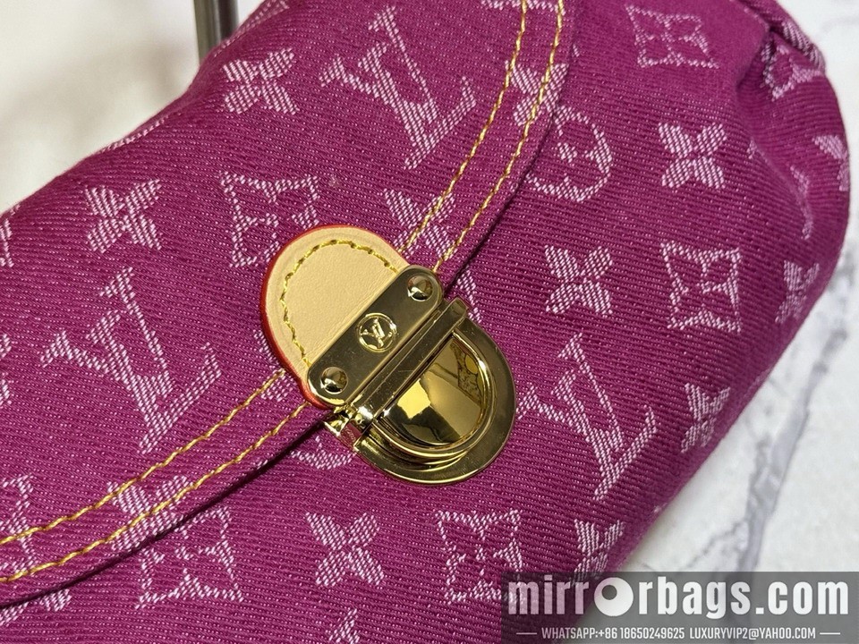 1:1 Replica Louis Vuitton Bags M44470 26x17x7cm ss