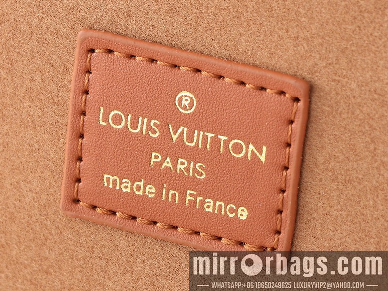 1:1 Replica Louis Vuitton Bags Sevres M12174 25x13x5cm ss1