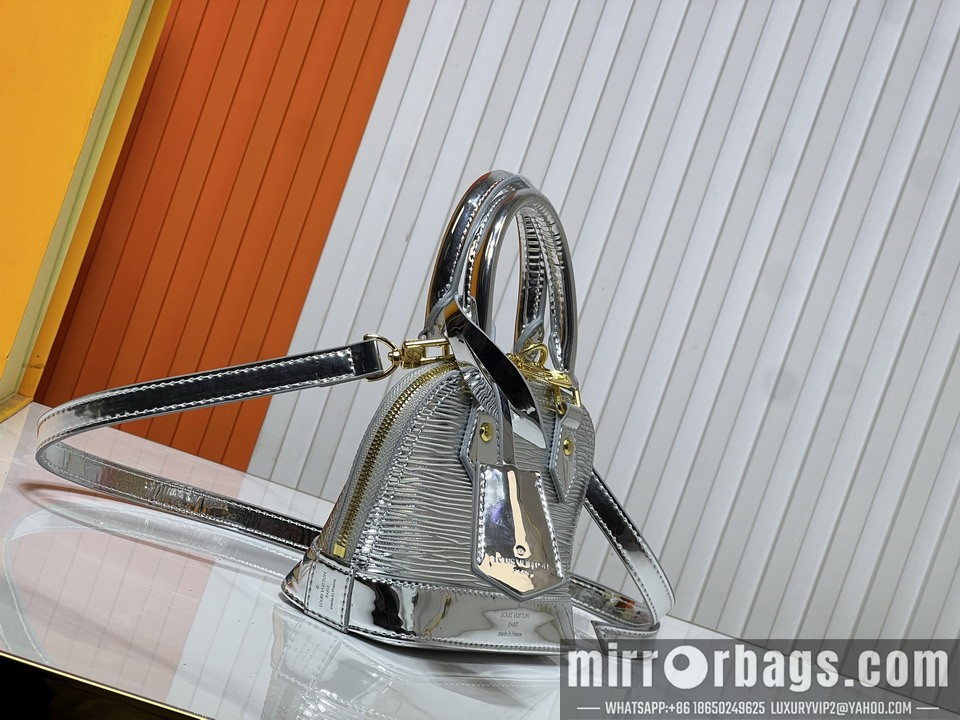 1:1 Replica Louis Vuitton Bags M82717 18x12x8cm ss6