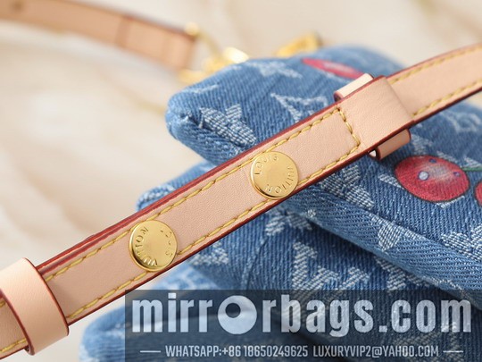 1:1 Replica Louis Vuitton Bags Coussin M14978 26x20x12cm ss