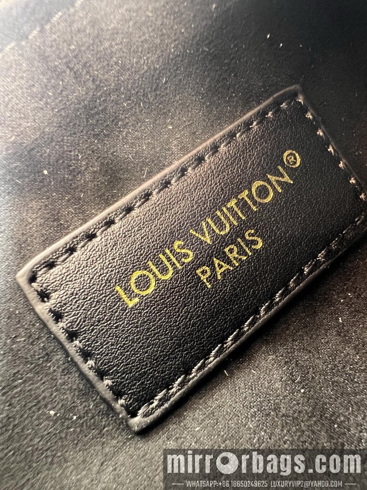 1:1 Replica Louis Vuitton Bags Liv chette 25784 23x10x4cm ss1