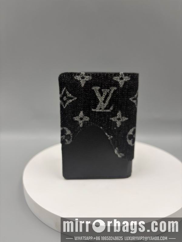 1:1 Replica Louis Vuitton Bags M81015 8x11x1cm ZC 2色