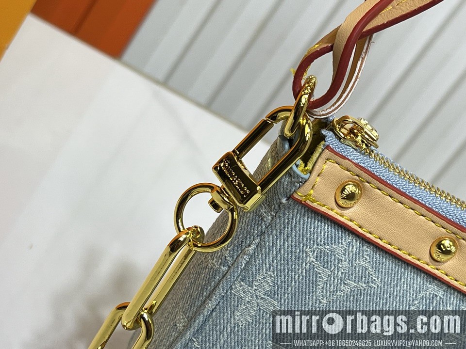 1:1 Replica Louis Vuitton Bags Pochette Acc M13404 22x13x4cm ss4