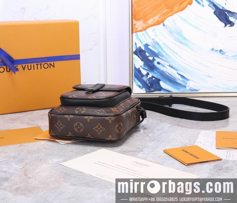 1:1 Replica Louis Vuitton Bags M69404 15X17X8cm WP