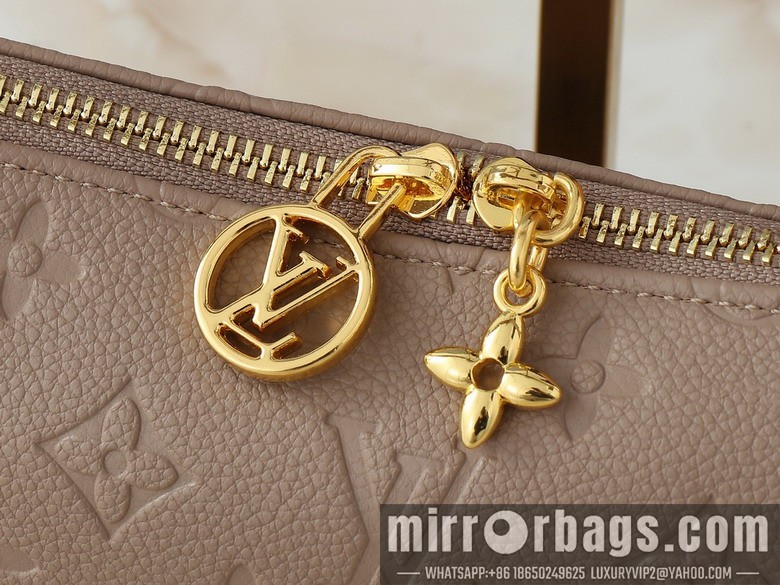 1:1 Replica Louis Vuitton Bags Sevres M12174 25x13x5cm ss3